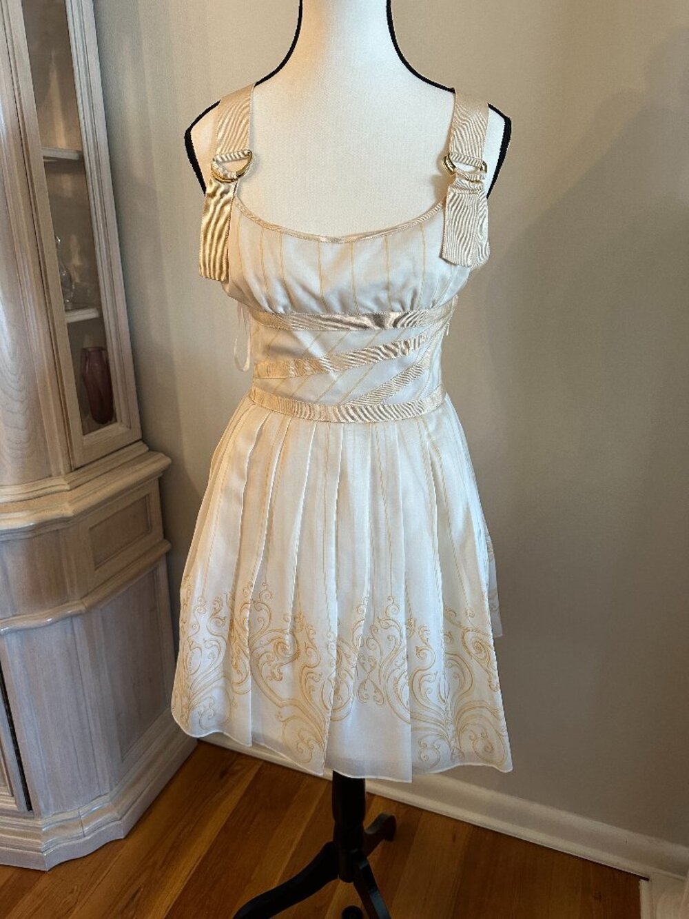 NWT bebe Collection Size 6 Ivory Gold Baroque Fit & Flare Dress